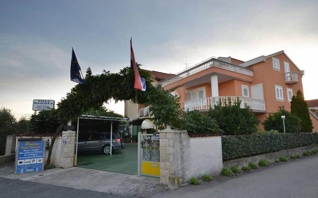 Villa Daniela Brodarica  Luaran gambar