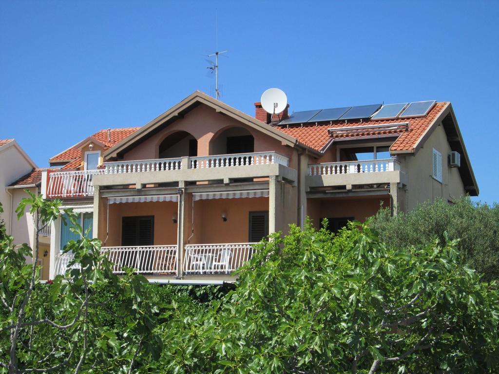 Villa Daniela Brodarica  Luaran gambar