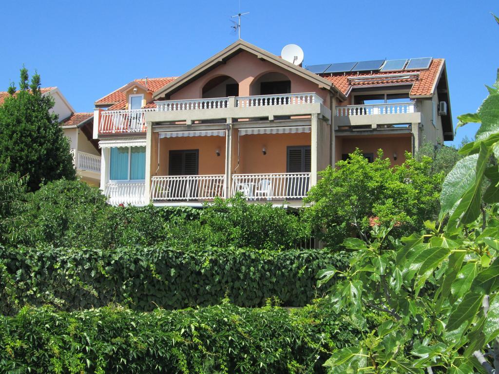 Villa Daniela Brodarica  Luaran gambar