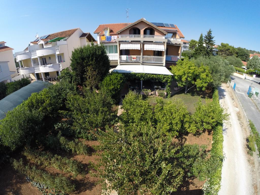 Villa Daniela Brodarica  Luaran gambar