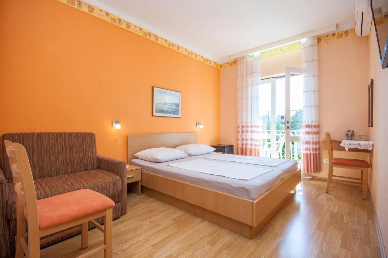 Villa Daniela Brodarica  Luaran gambar