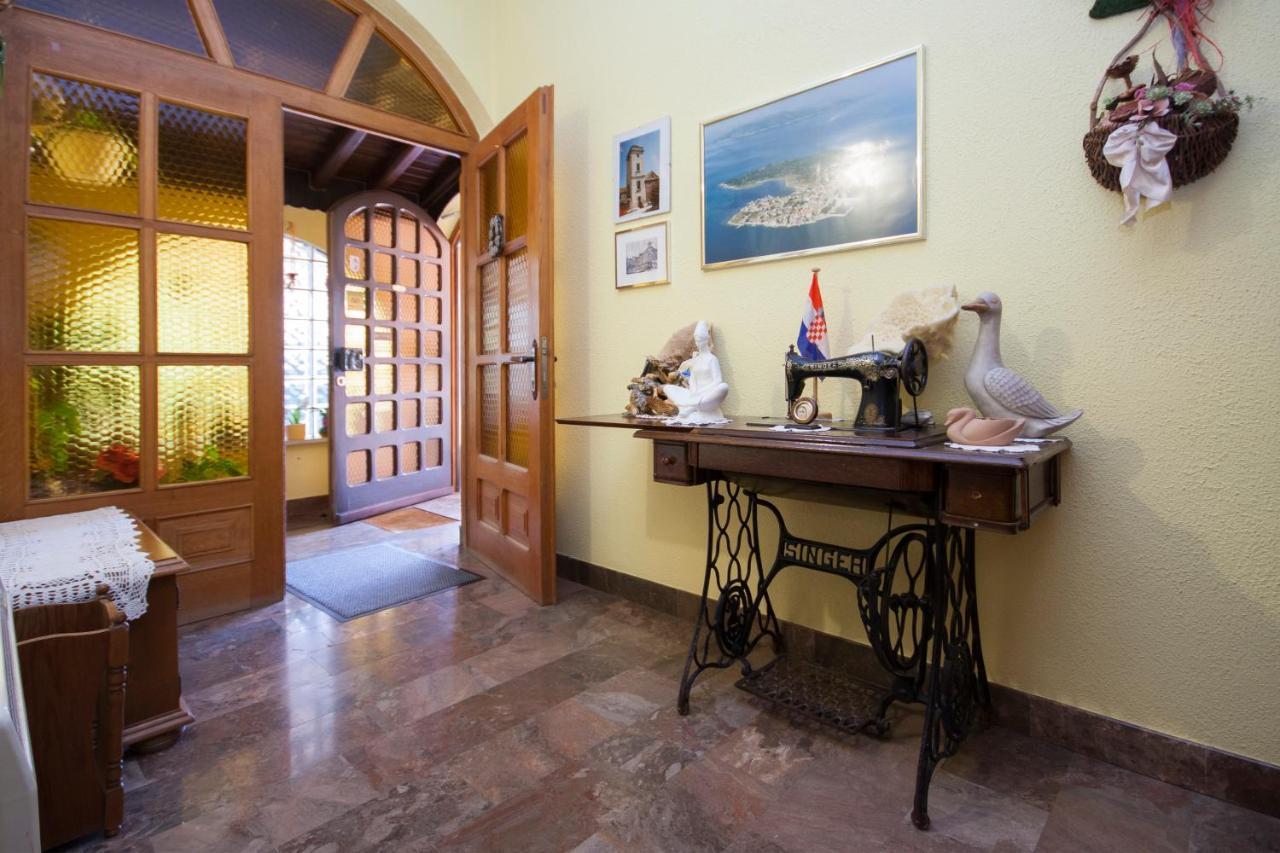 Villa Daniela Brodarica  Luaran gambar