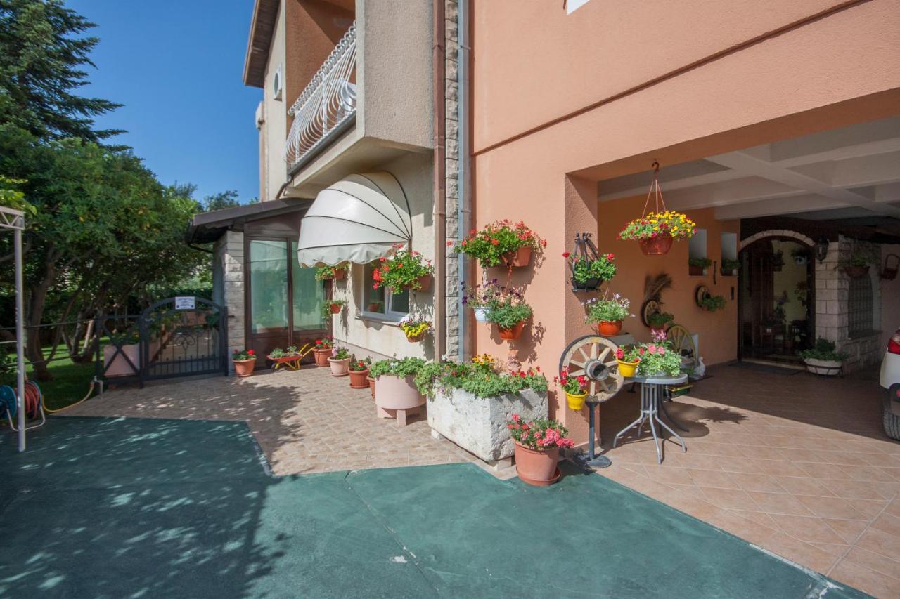 Villa Daniela Brodarica  Luaran gambar