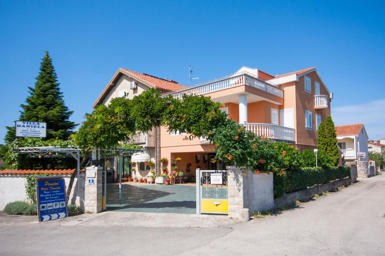 Villa Daniela Brodarica  Luaran gambar
