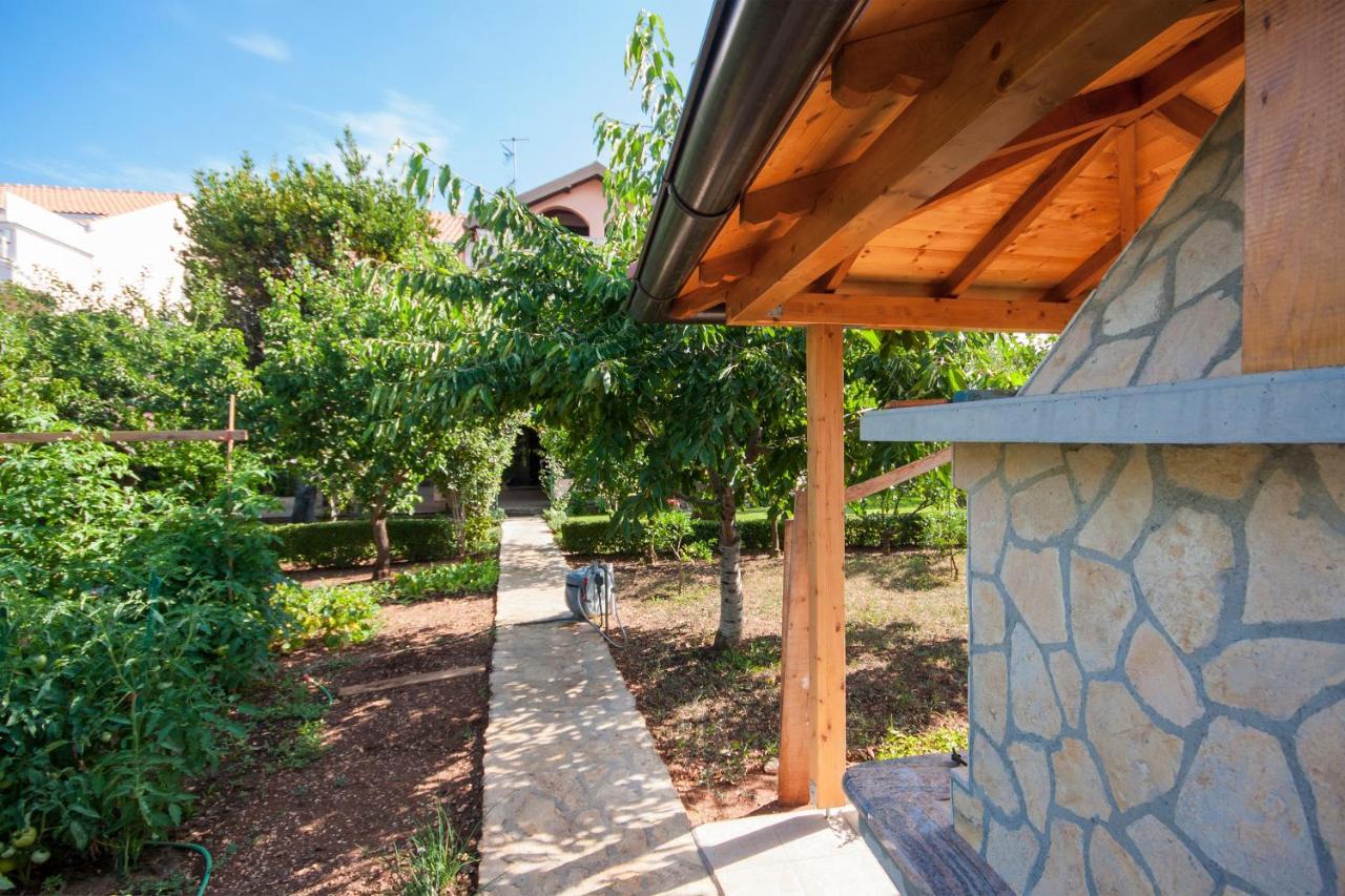 Villa Daniela Brodarica  Luaran gambar