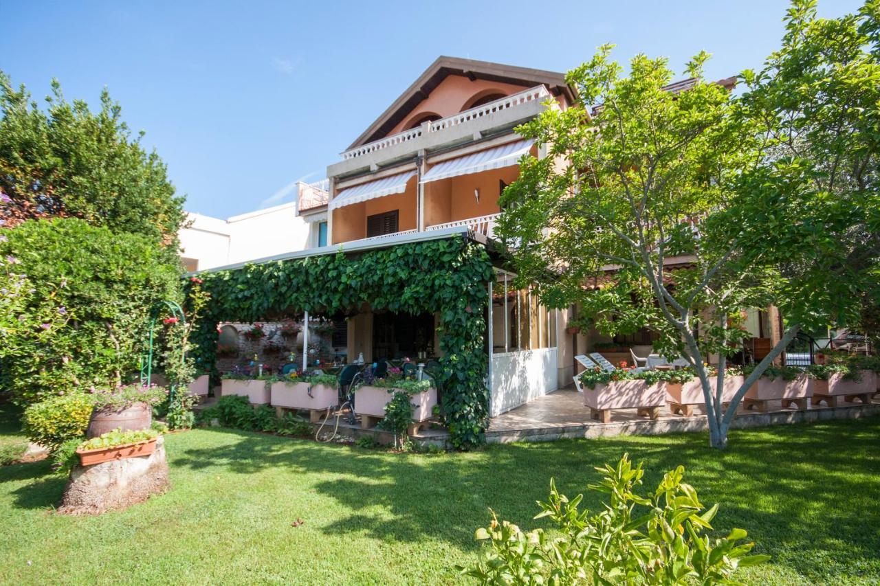 Villa Daniela Brodarica  Luaran gambar