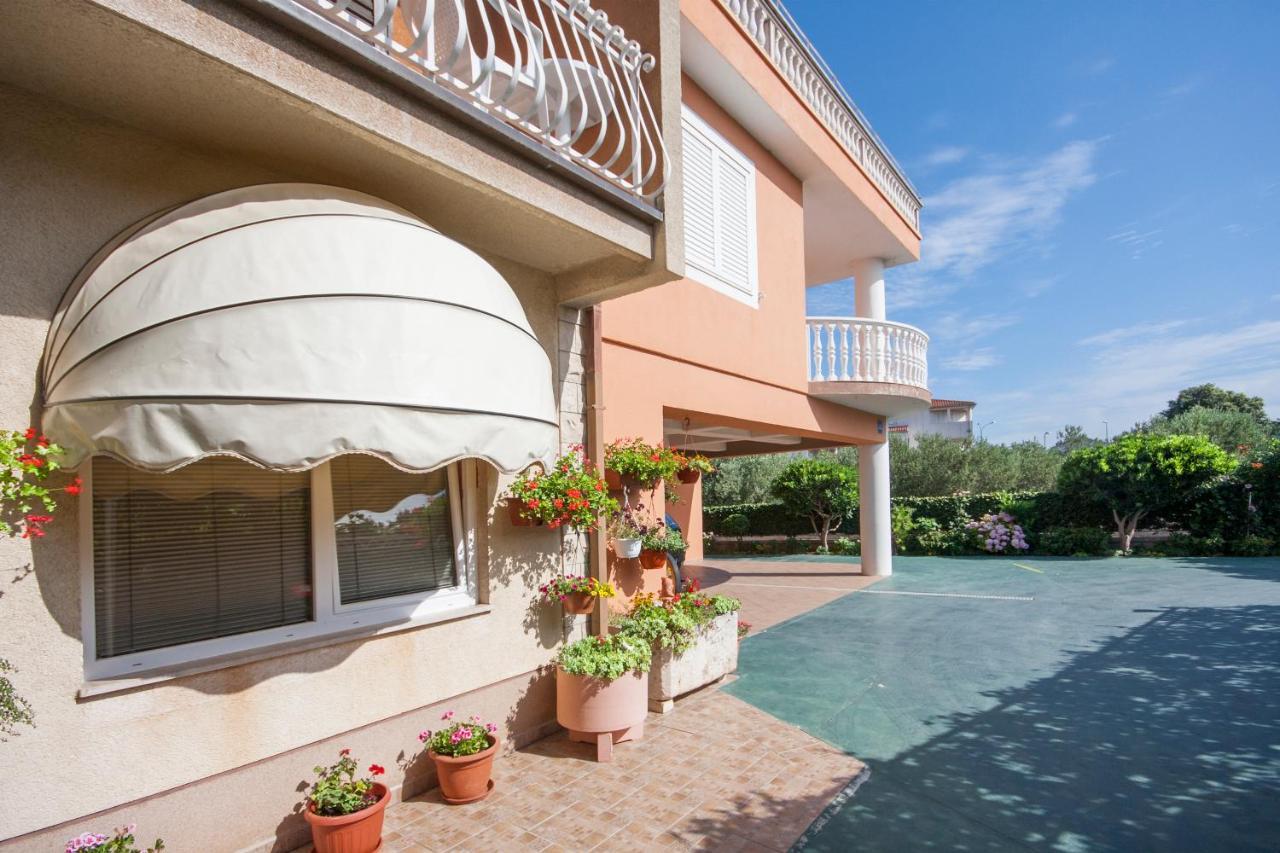 Villa Daniela Brodarica  Luaran gambar